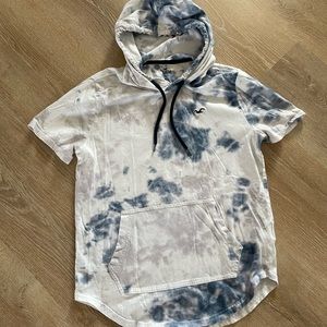 Hollister S tie dye hooded T